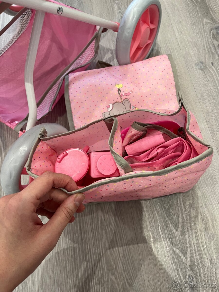 Kočárek s prislusenstvim - 2