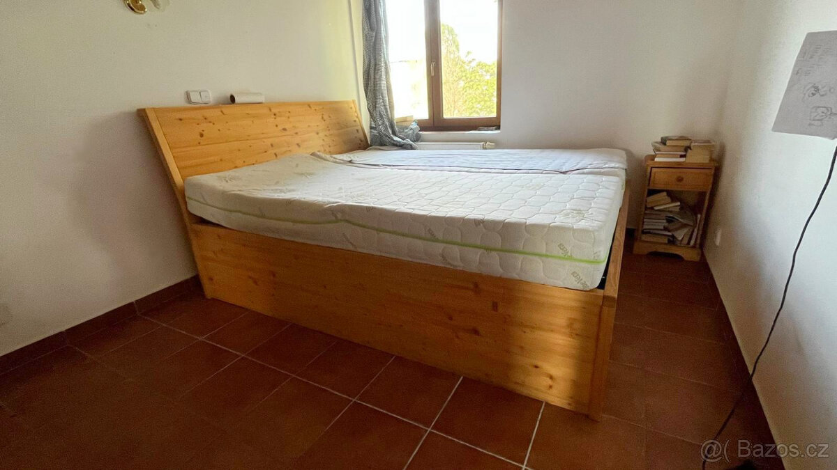 Dřevěná postel z masivu + el. rošty - 2