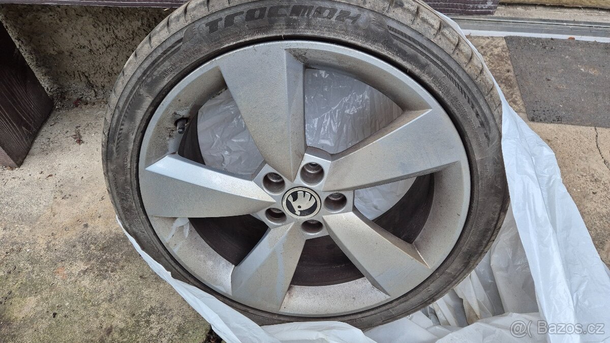 Disky s pneu 215/40 R17 rapid - 2