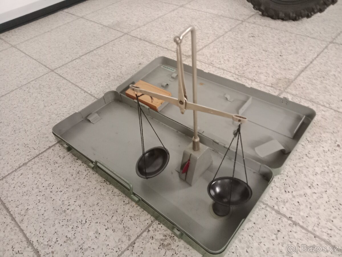 Školní pomůcka váhy - 2