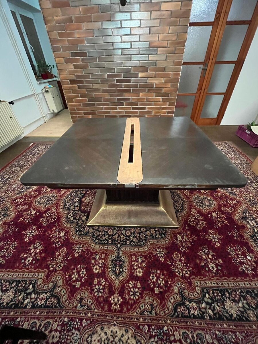 Prodám starožitný nábytek komoda +stul +zidle - 2