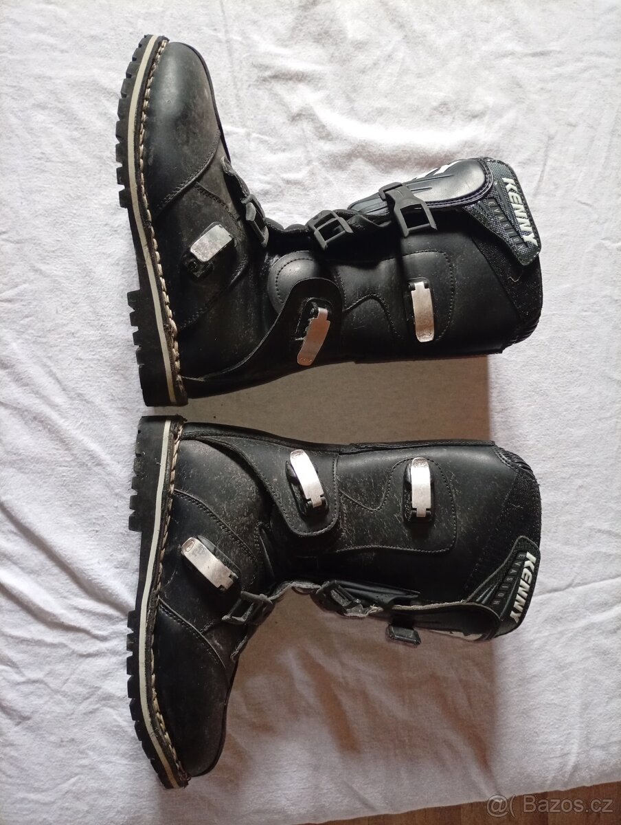 Kufr 2x, kombinéza, boty na moto i ctyrkolku - 2