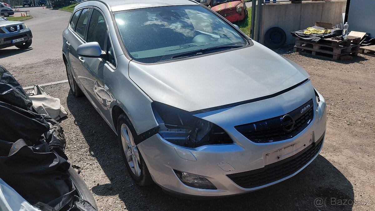 Opel Astra 2.0D díly - 2