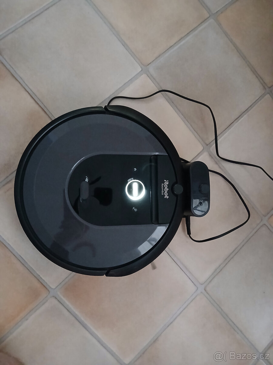 Robotický vysavač iRobot Roomba i7 - 2