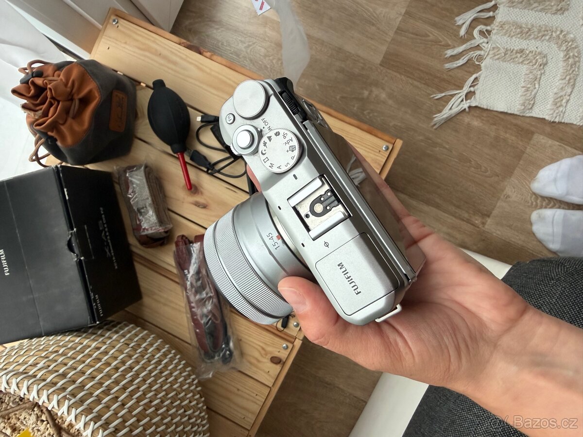 Bezzrcadlovka Fujifilm X-A5 s příslušenstvím - 2