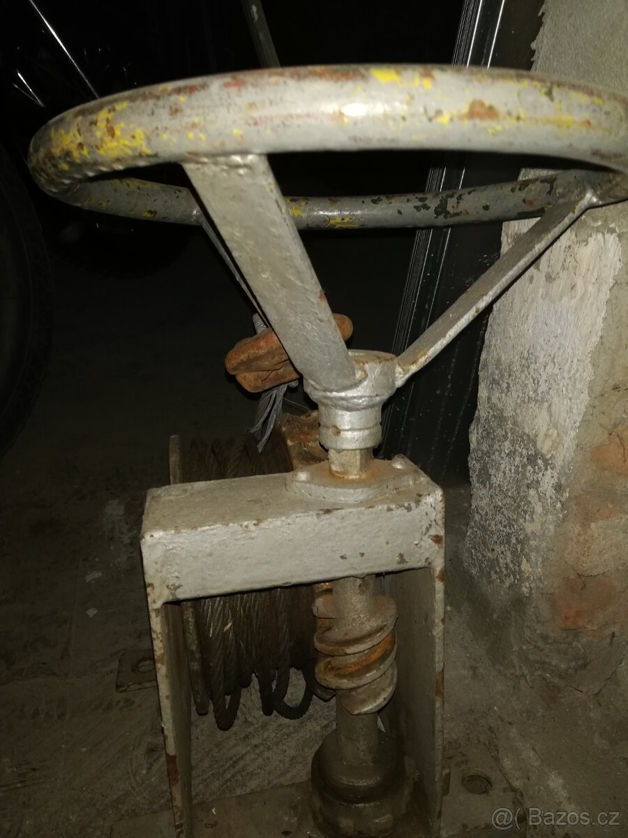 Zvedací zařízení, kočka. Prodáno - 2