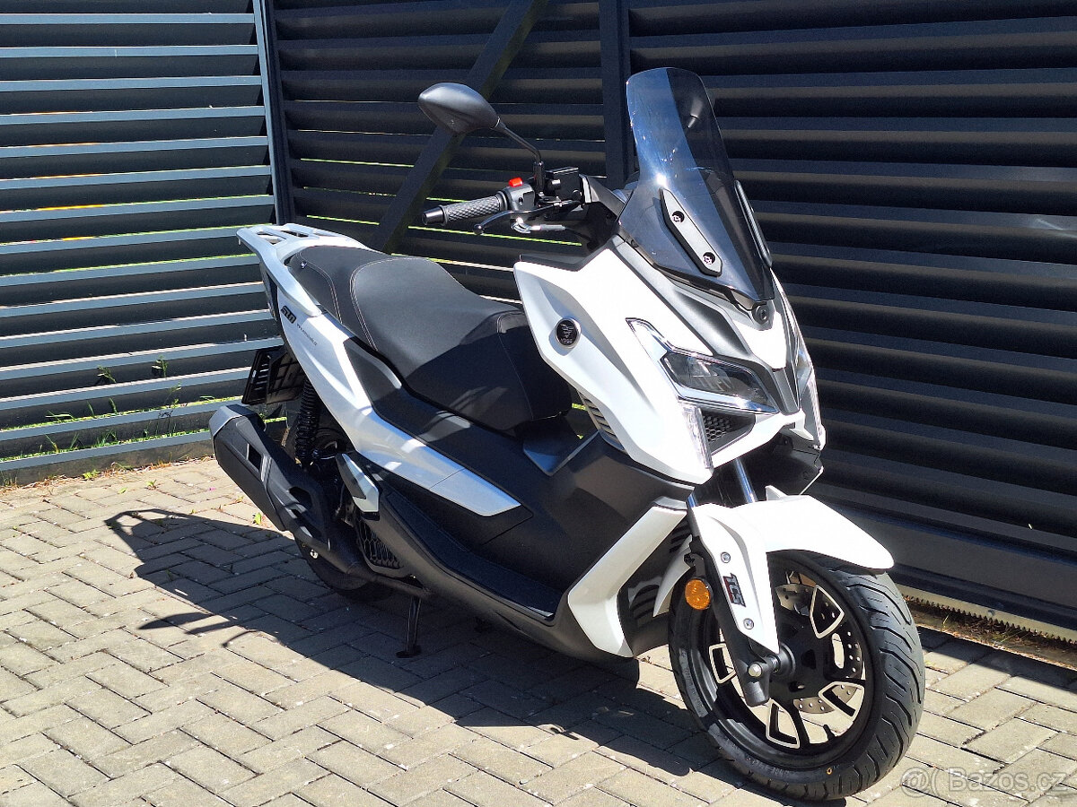 Voge SR1 125i GT - bílý - 2