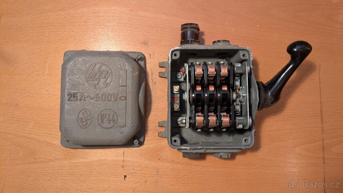 Třífázový vypínač 500V 25A - 2