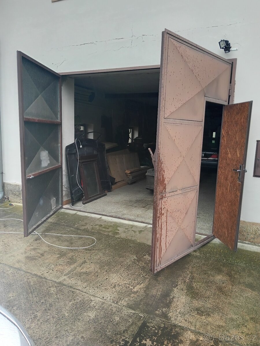 Prodám dvoukřídlové vrata - 2