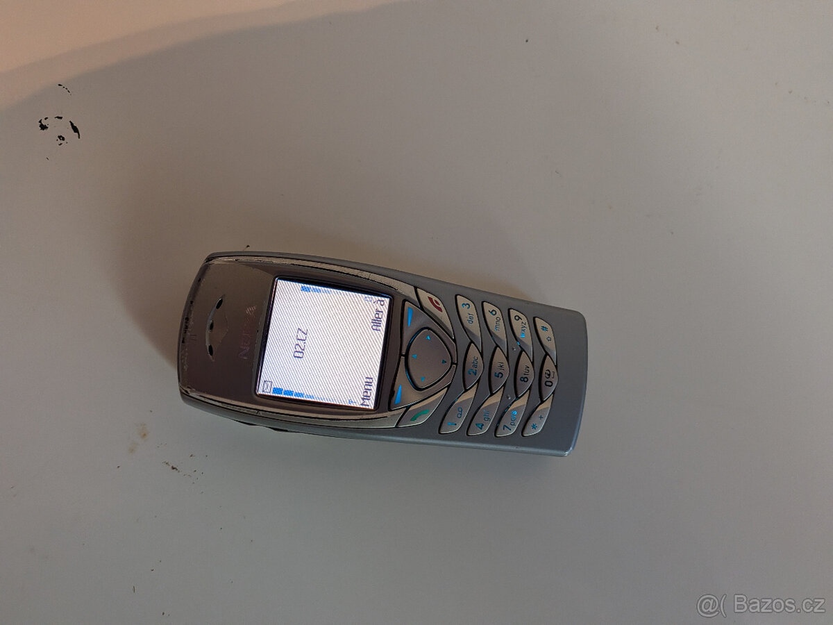 Nokia 6100 - miniatura z roku 2002 - 2