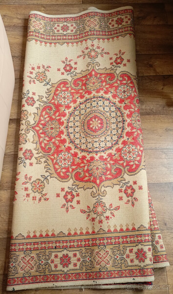 Koberec ručně zhotovený - 2
