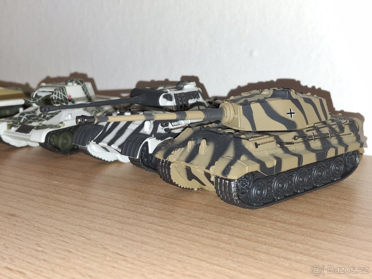 4ks kovové modely tanků 2023 + WoT kódy - 2