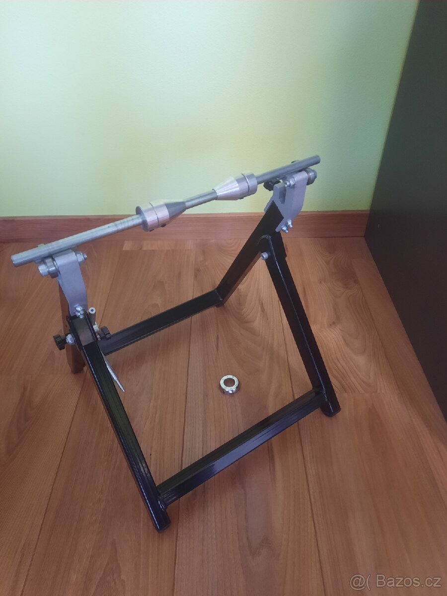 Centrovací stojan kol - 2