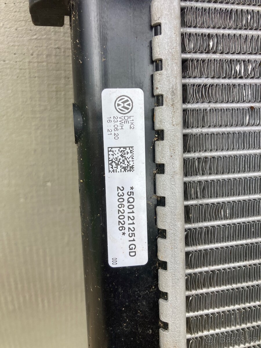 CHLADIČ Superb 3 orig. 5Q0121251GD - 2