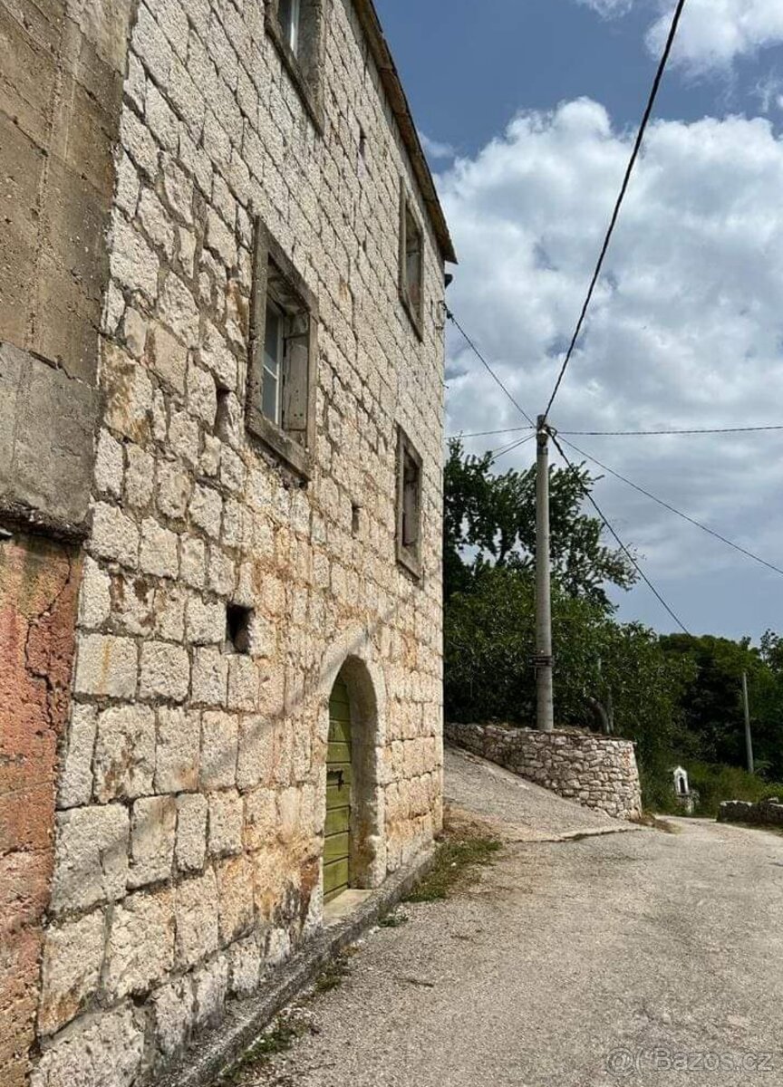 Kamenný dům a stavební pozemek / Chorvatsko - 2