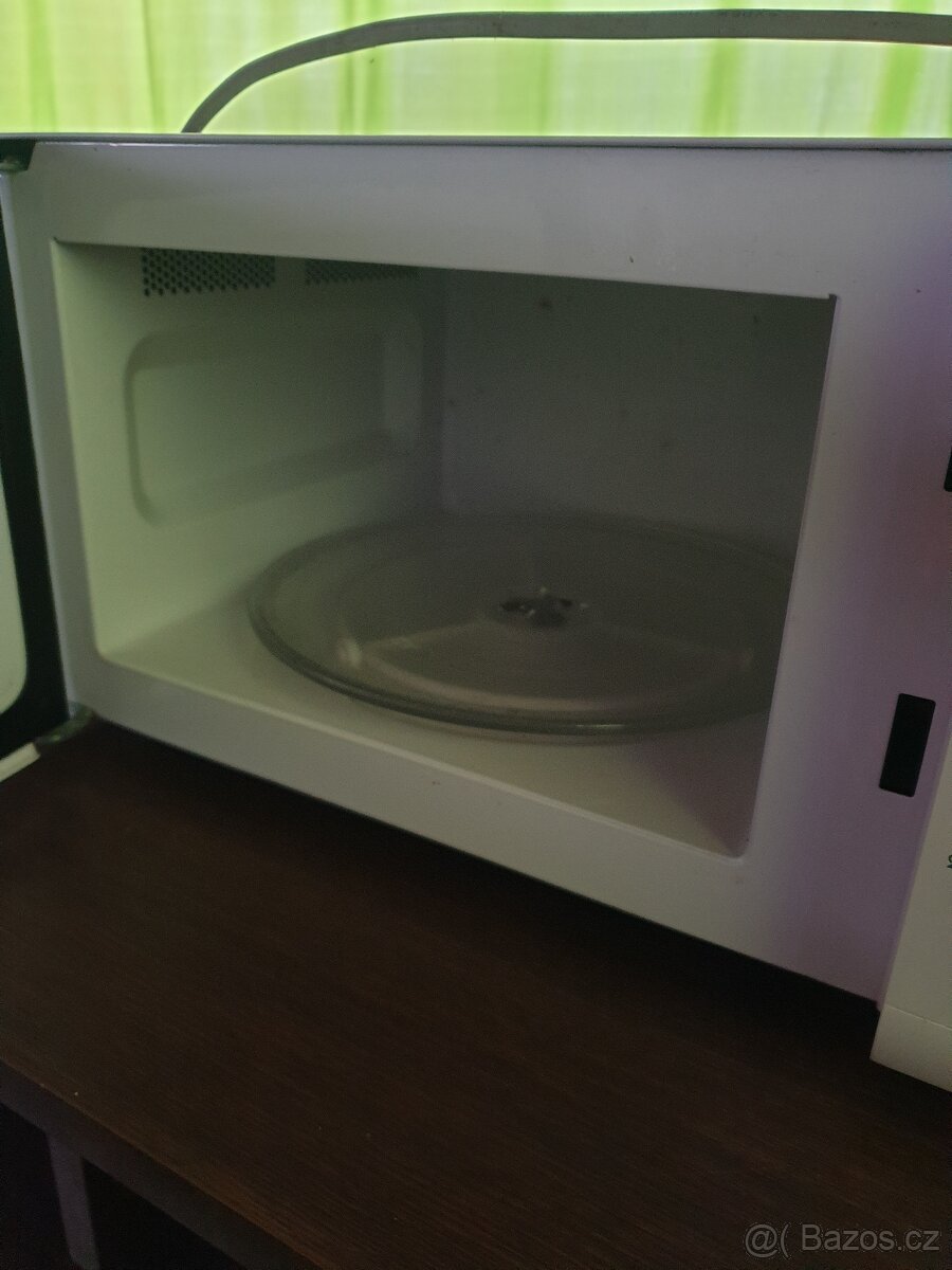 Mikrovlnná trouba Daewoo - 2