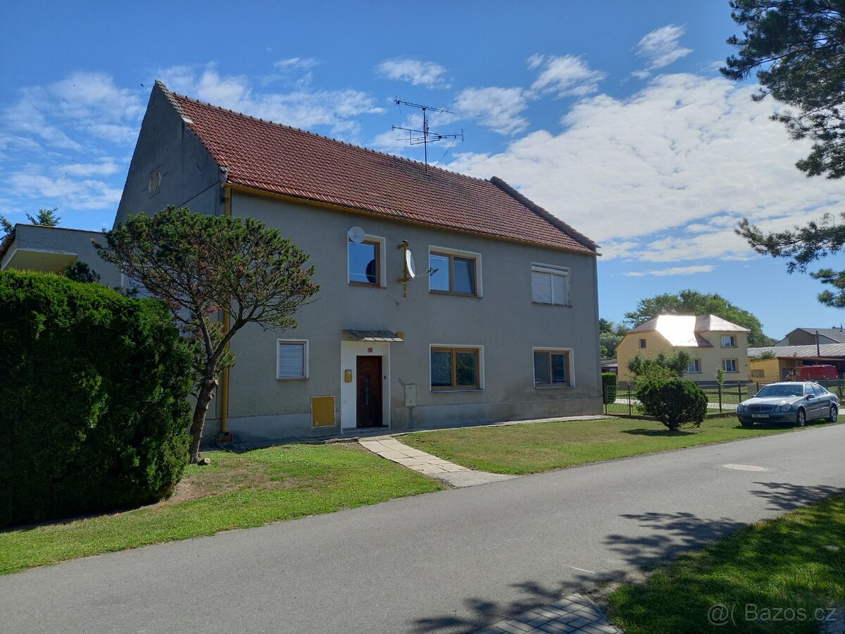 Prodej bytu se zahradou - 2