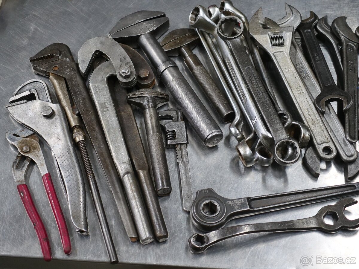 Staré nářadí renovované - 2