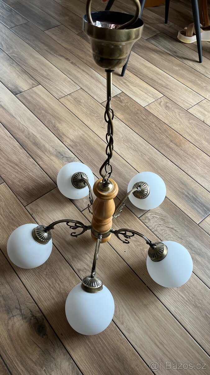 Krásný masivní lustr - 2