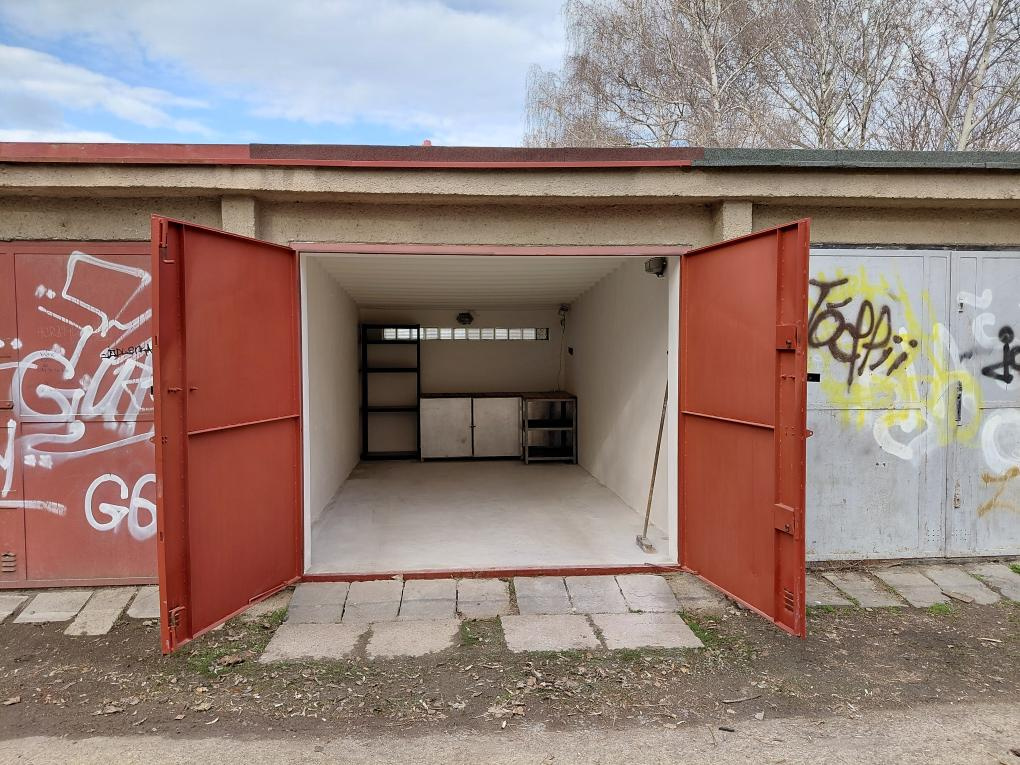 Garáž řadová pronájem - 2