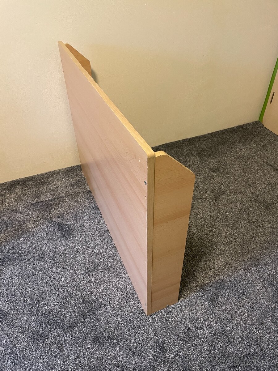 Robustní dřevěný přebalovací pult - 2