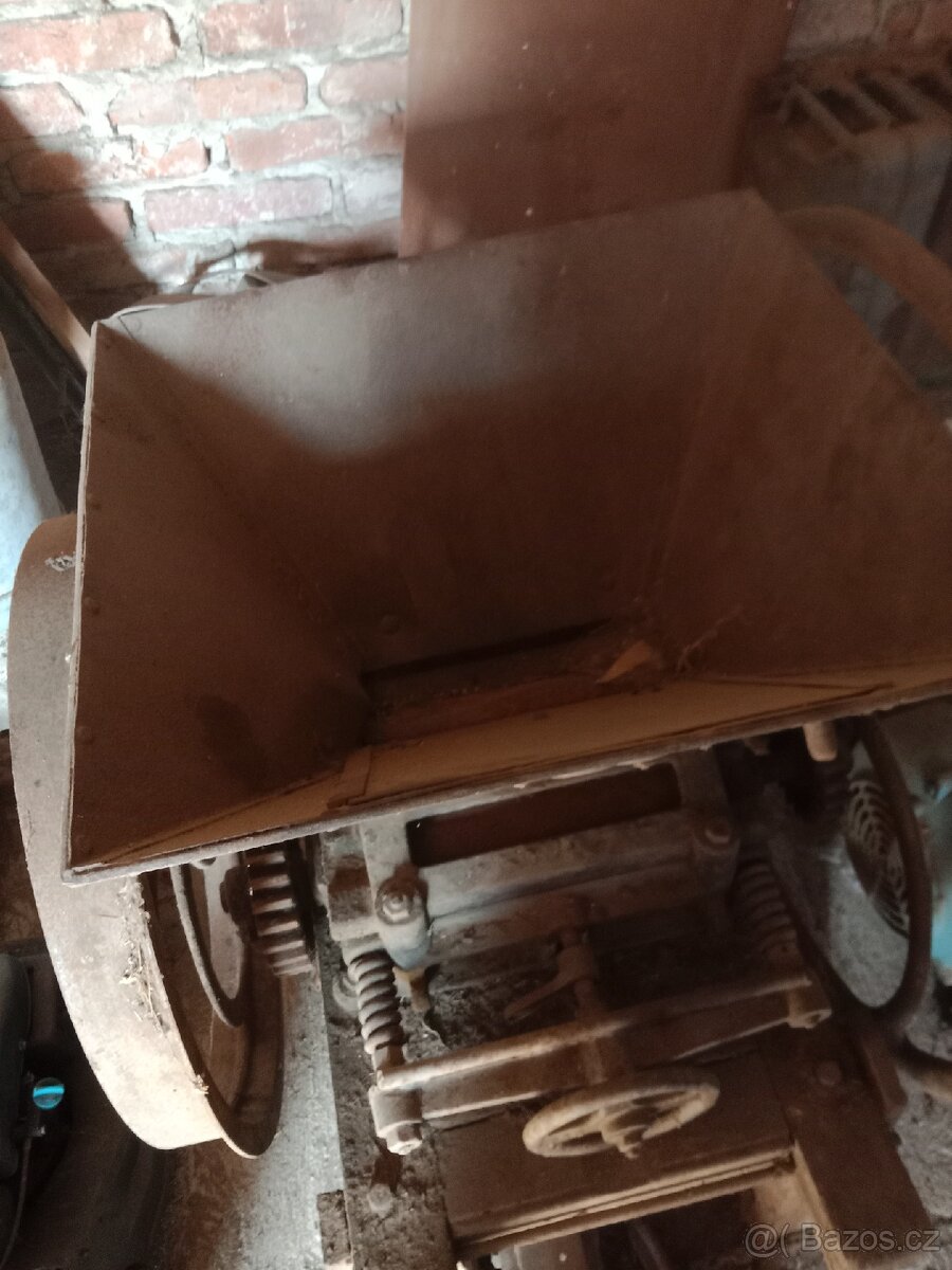 Mačkač obilí historicky - 2