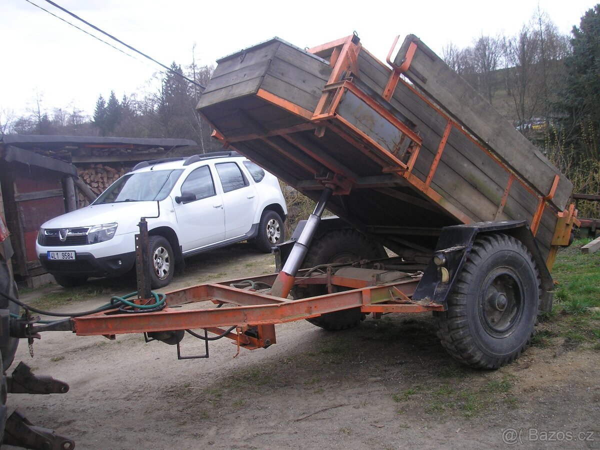 Prodám sklápěcí káru za traktor. - 2