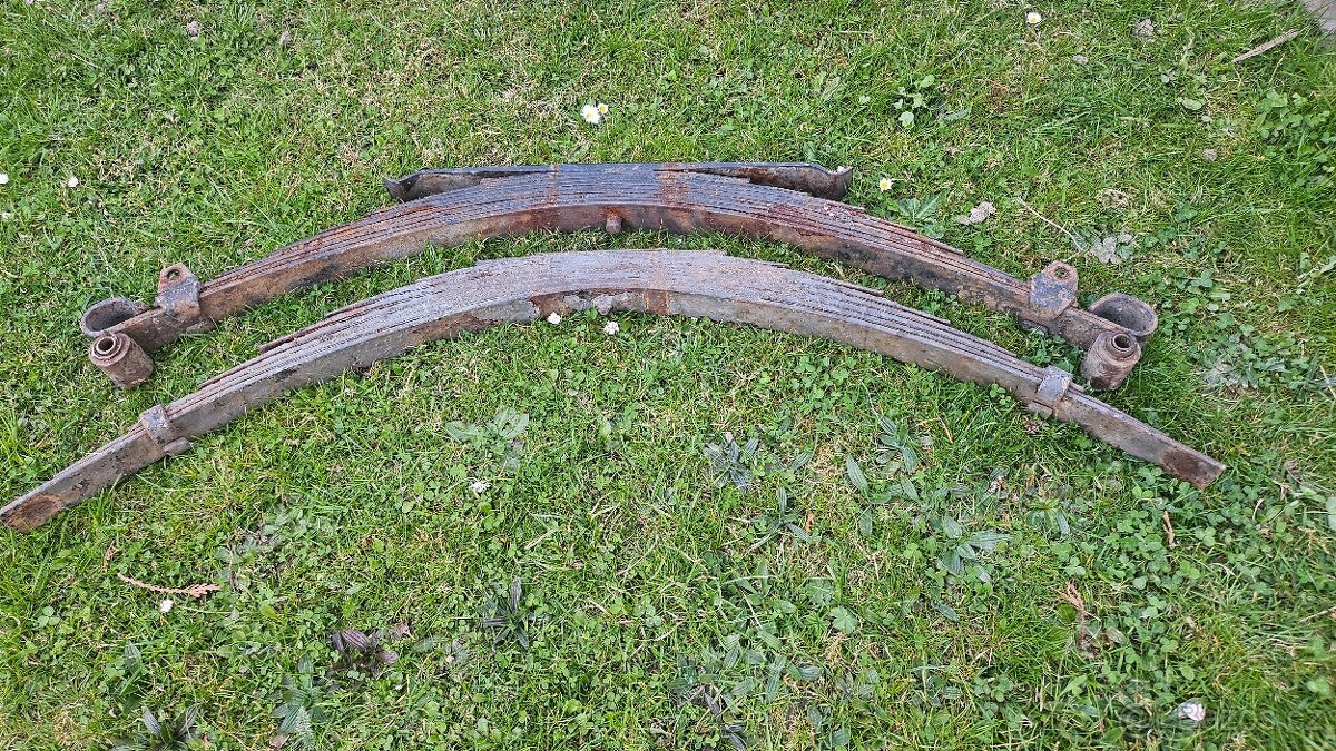 Listová pera Trabant 601 - 2