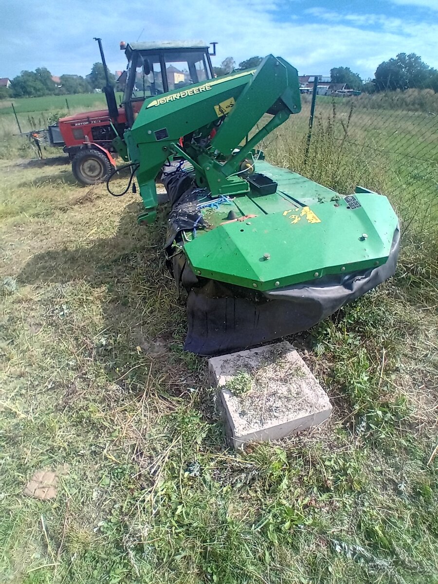 Disková čelní odpružená sekačka john deere - 2