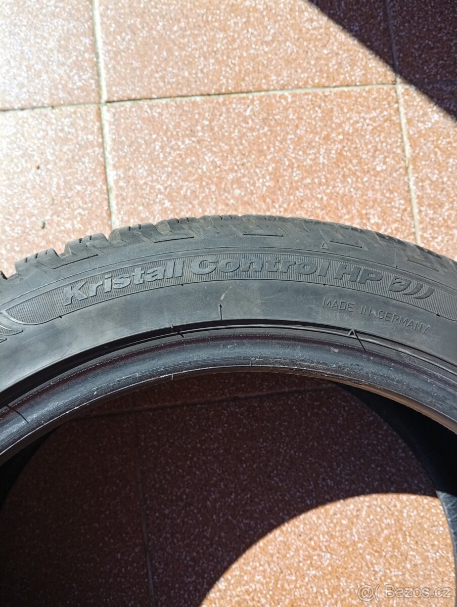 225/45R17 - 2