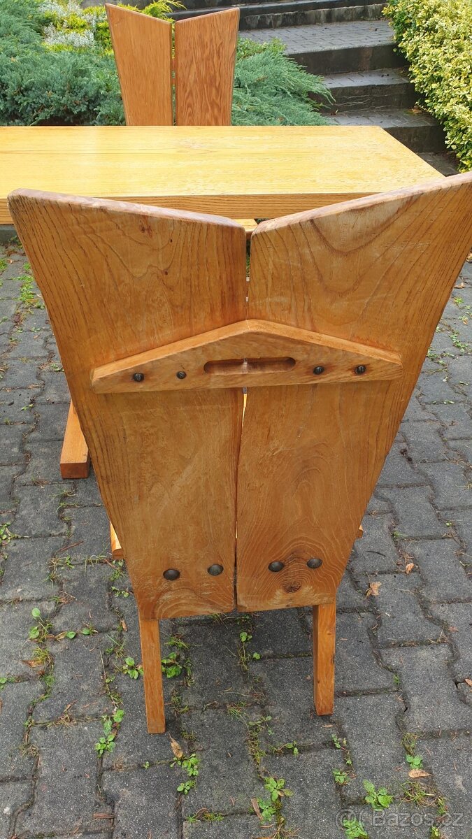 Stůl a tři židle - 2