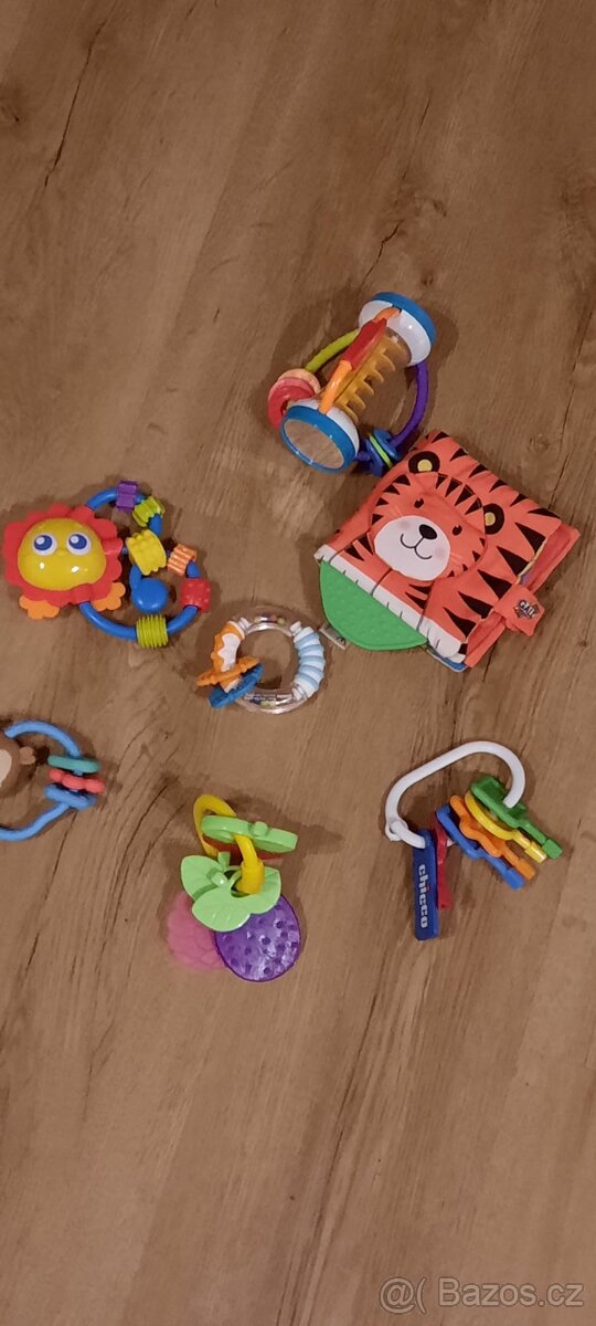Drobné hračky pro mimi - 2