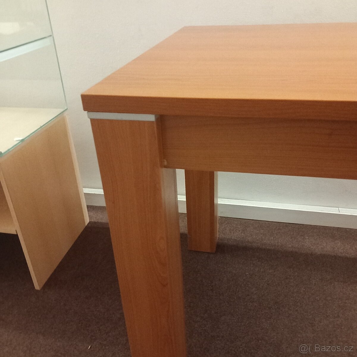 Stůl. - 2