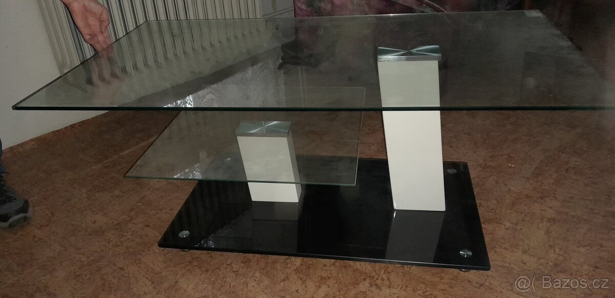 Skleněný konferenční stolek - 2