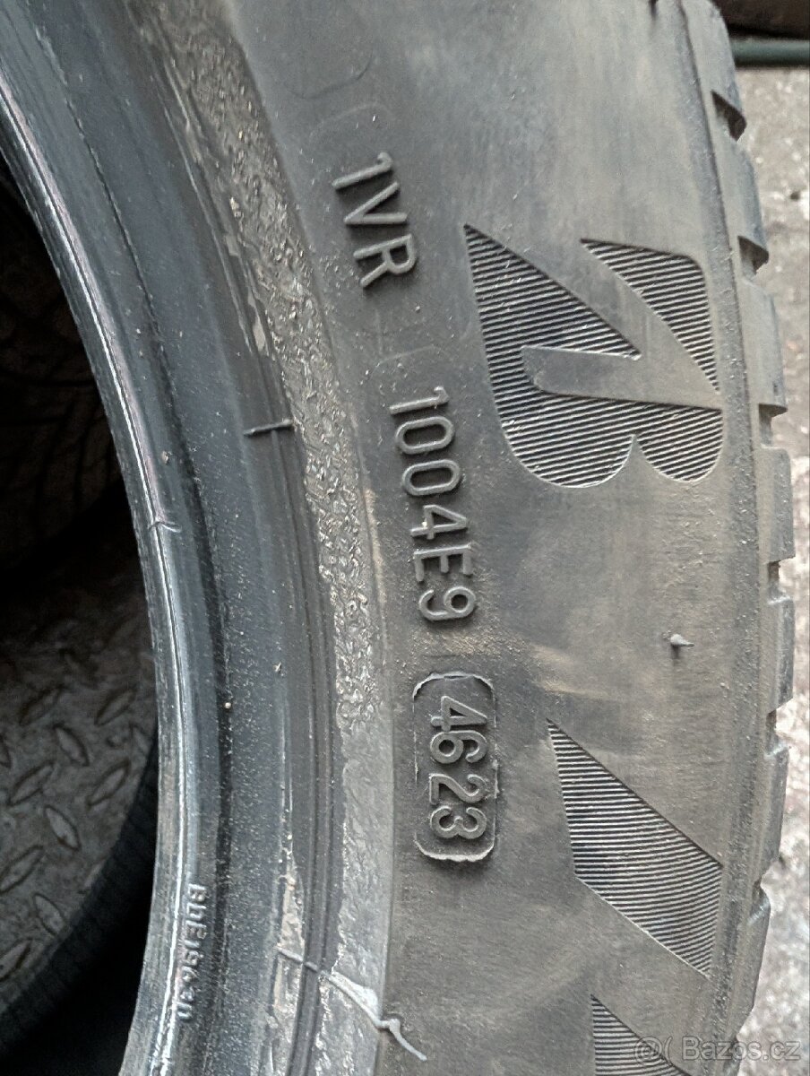 2x celoroční pneu Bridgestone 235/50R18 - 2