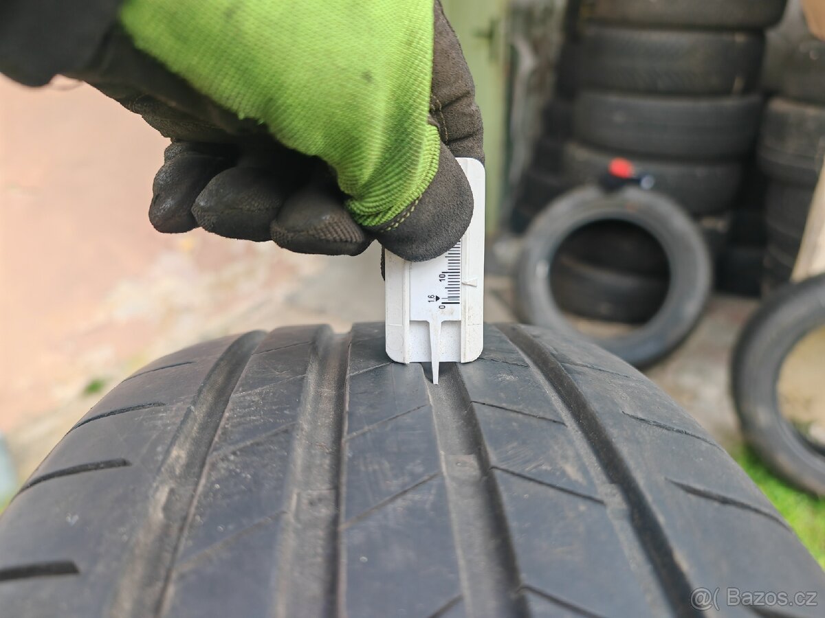 Letní pneu Bridgestone 225/55/18. - 2