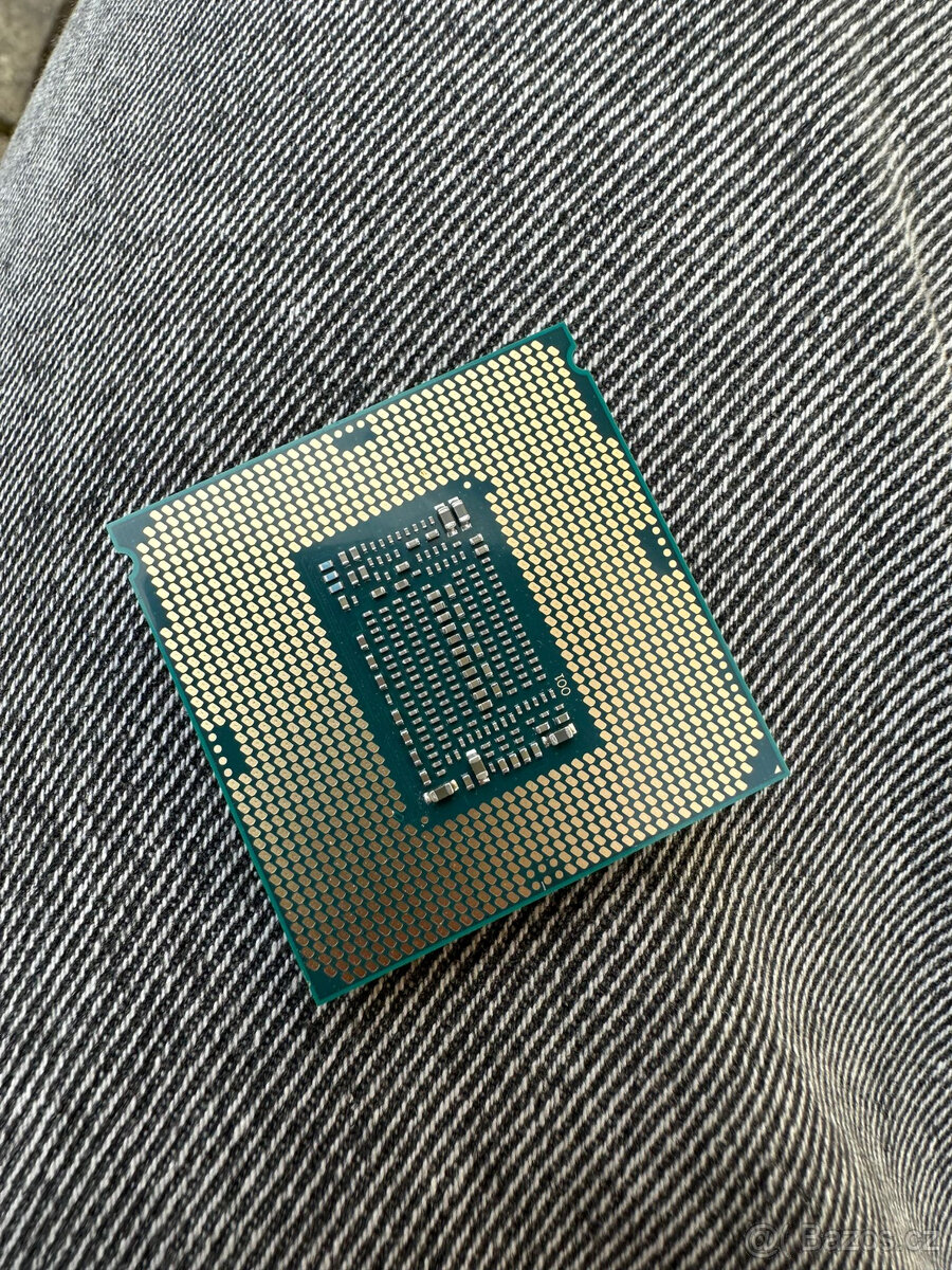 Intel Core i 5 9400F - 2