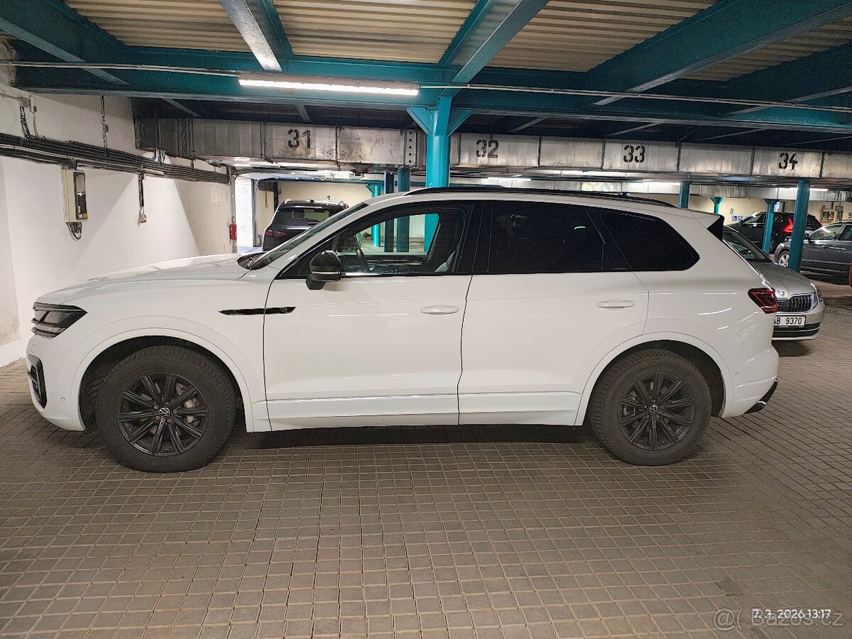 VW Touareg R-line - 2