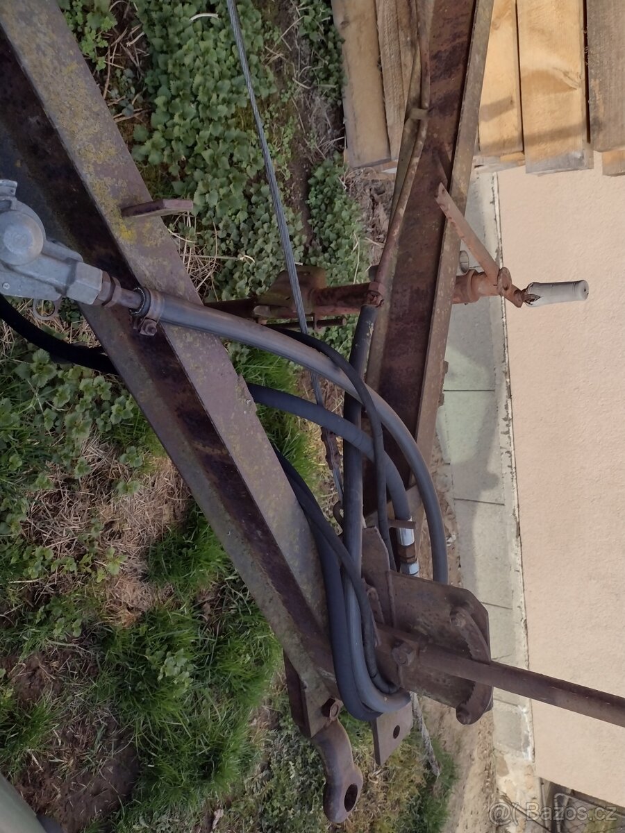 Sklápěcí kára za traktor - 2