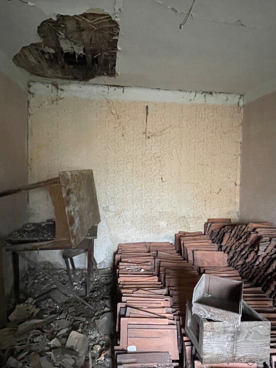 Střešní tašky a okapové roury - 2