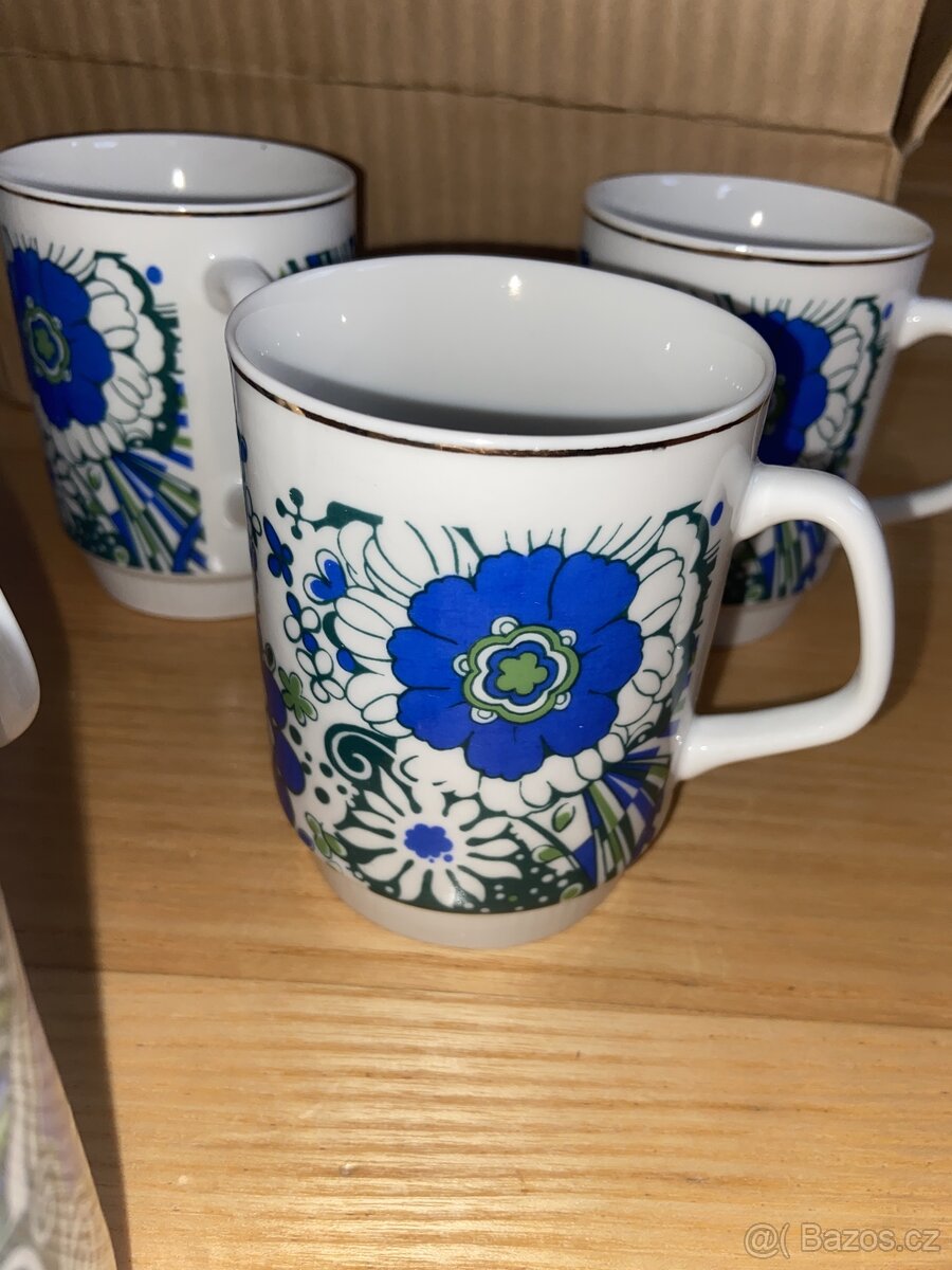 Retro hrnky modré květy 6ks - 2