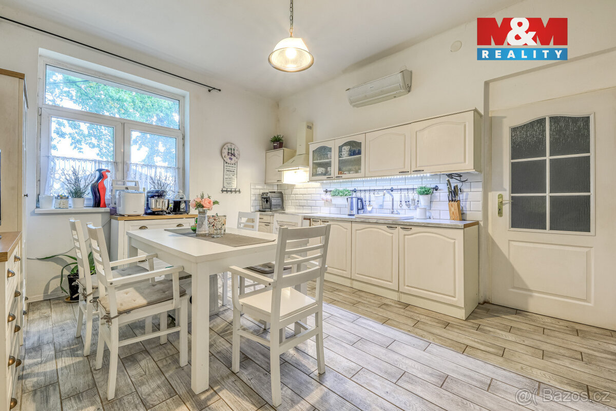 Prodej rodinného domu, 300 m², Zahrádka - 2