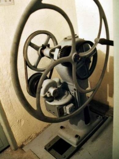 KOUPÍM RUČNÍ PUMPU / ČERPADLO S KOLEM - 2