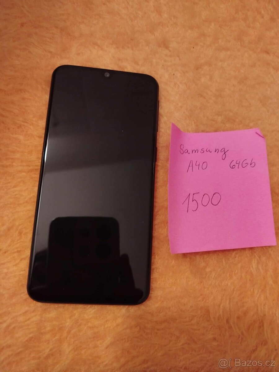 Prodám plno telefonů - 2