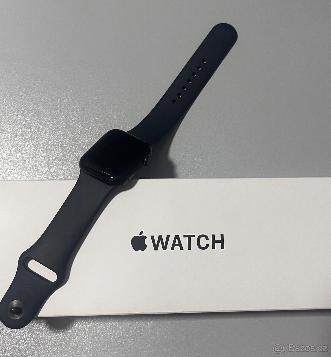 Prodám Apple watch SE 40mm, velikost řemínku m/l - 2