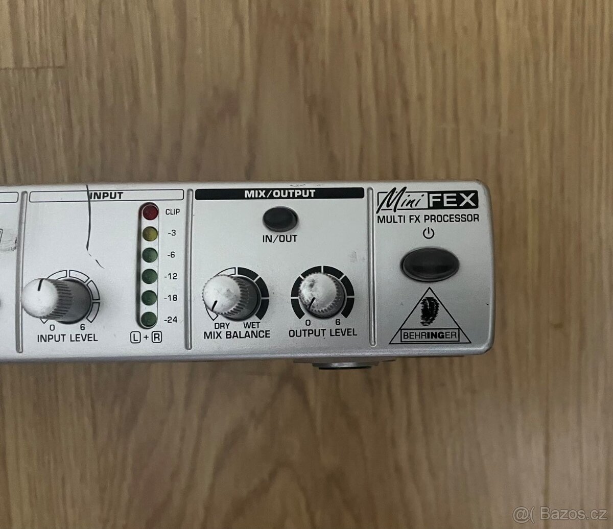 Behringer MINIFEX FEX800 - 2