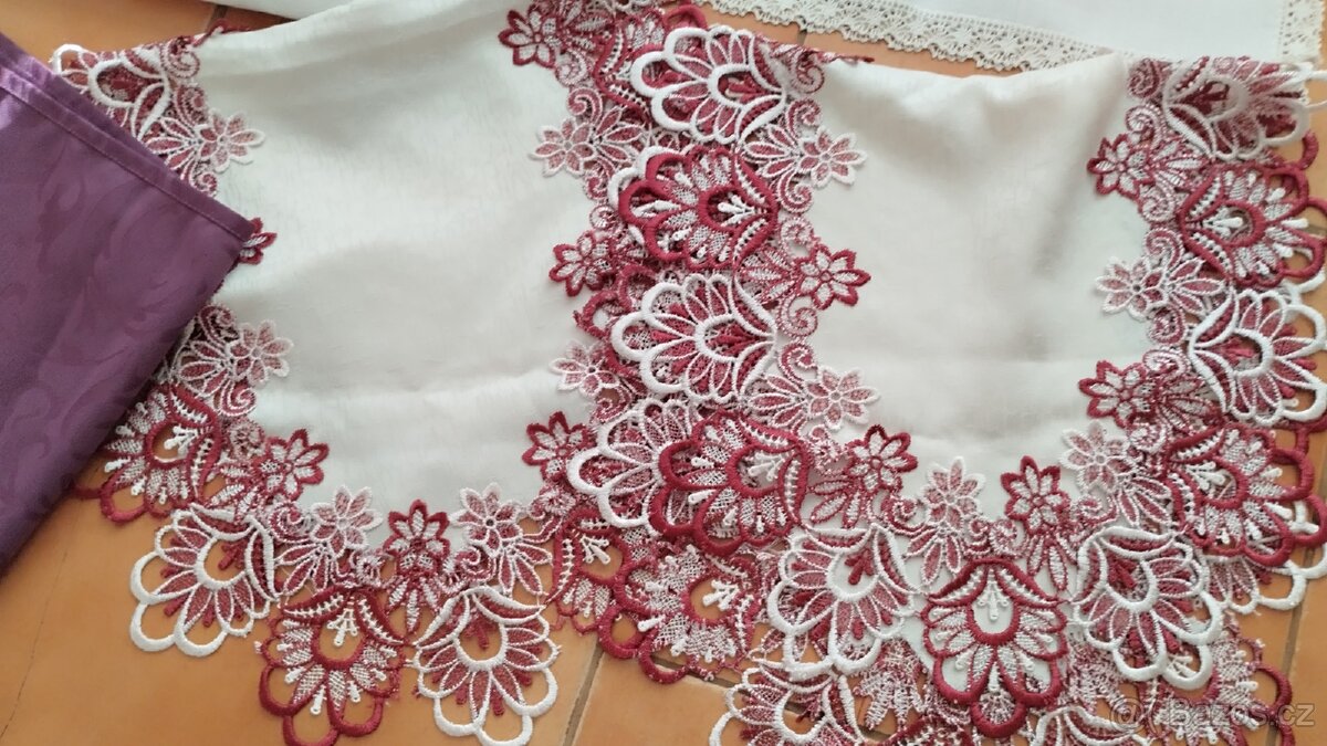 Různé ubrusy a dečky - 2