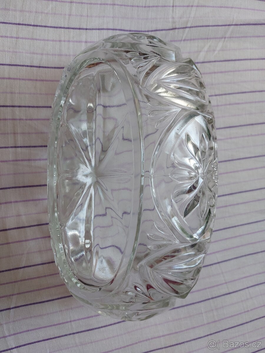 Broušená skleněná oválná mísa - 2