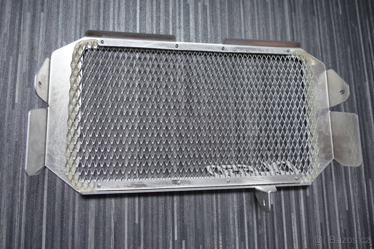 Prodám příslušenství na Suzuki DL 650 - V strom - 2