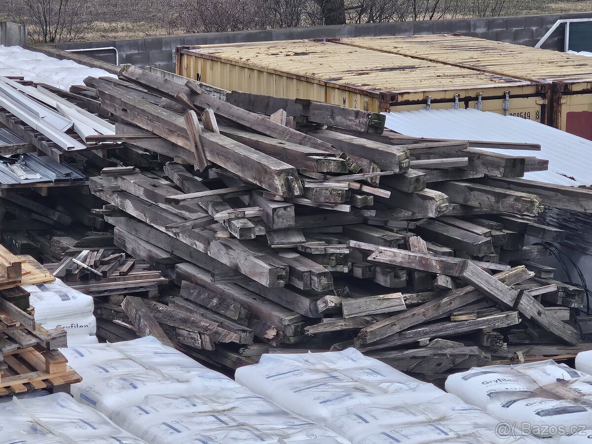 Predam stare tramy z krovu - 2